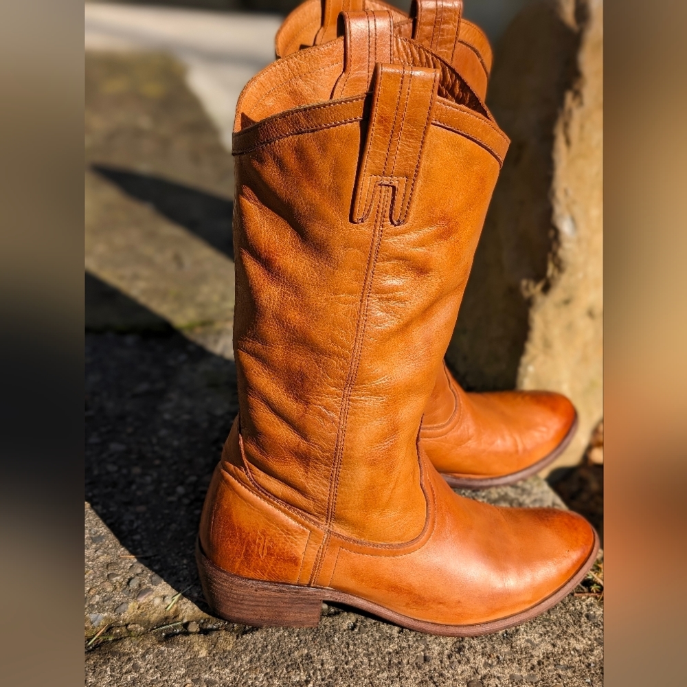 Frye Carson Boot - Picture 9 of 12
